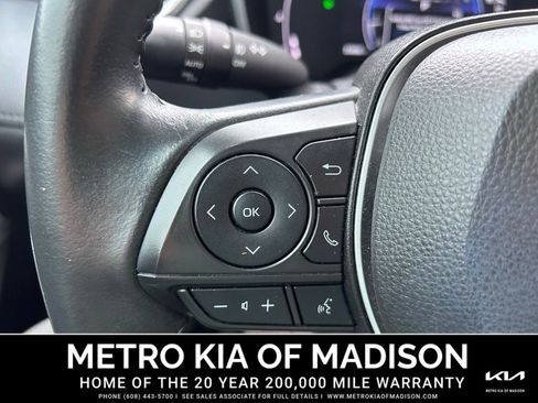 Used 2023 Toyota Corolla Cross XLE image 17