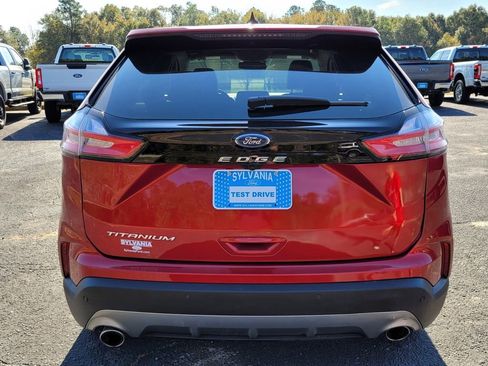 Used 2024 Ford Edge Titanium image 9