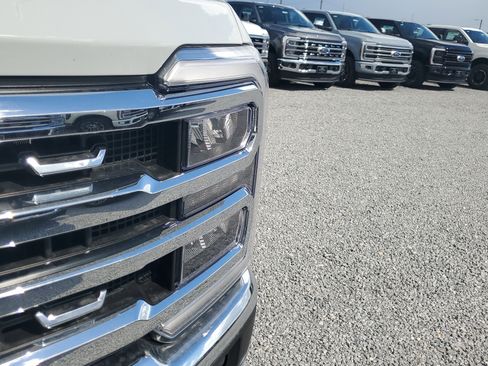 New 2026 Ford F350 Lariat w/ FX4 Off-Road Package image 4