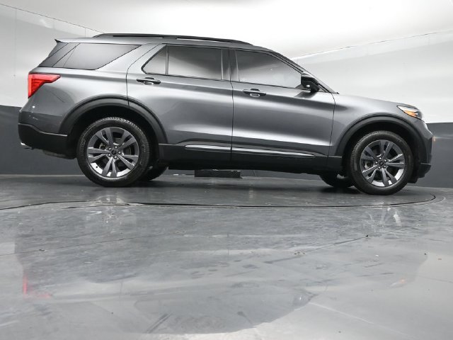 Certified 2023 Ford Explorer XLT w/ Equipment Group 202A AWD/4WD image 44
