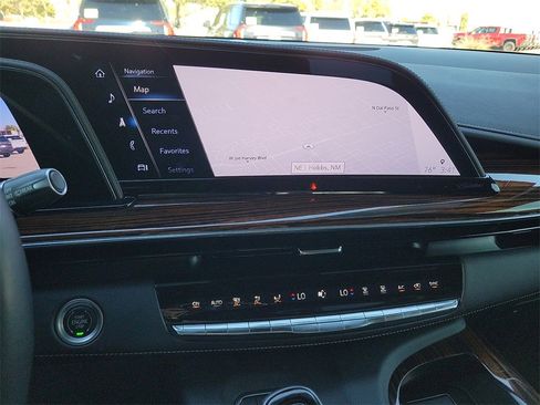 Used 2022 Cadillac Escalade ESV Luxury image 22