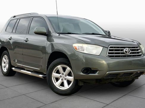 Used 2010 Toyota Highlander 2WD image 2