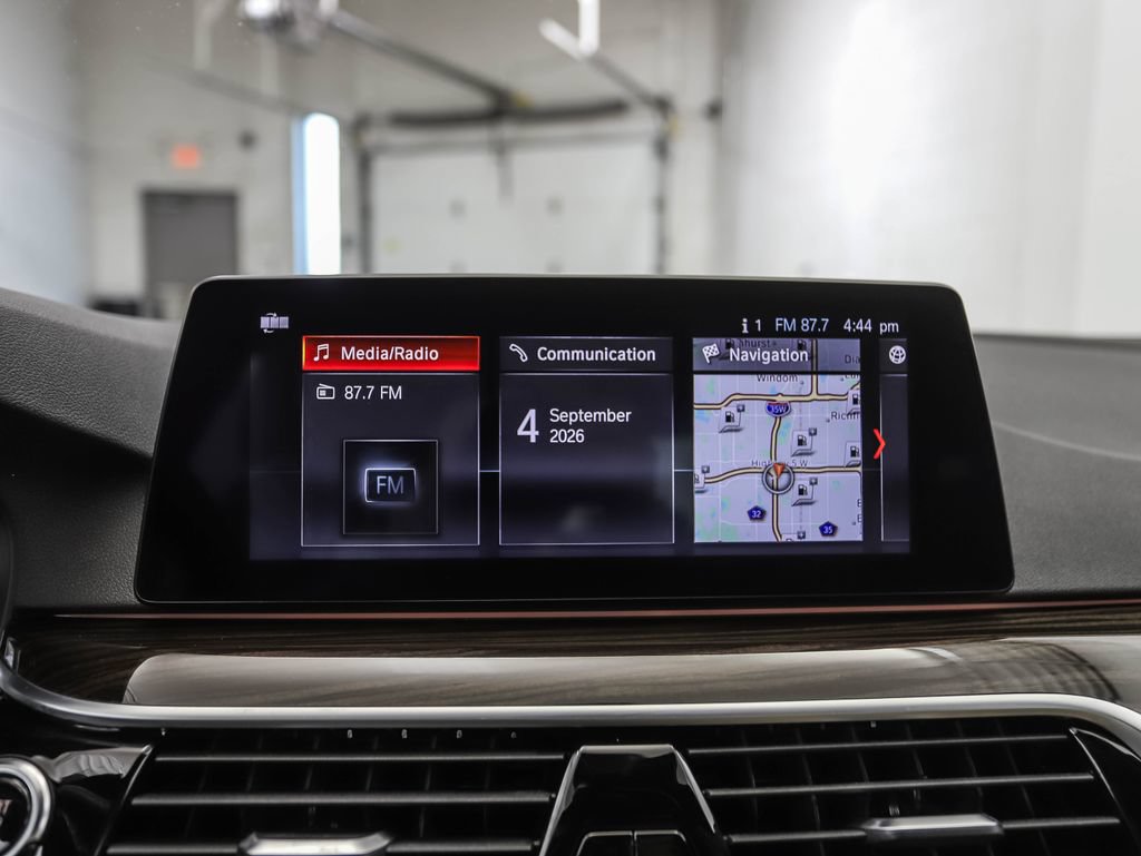 Used 2019 BMW 530i xDrive w/ Convenience Package AWD/4WD image 15
