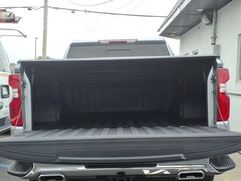 Certified 2025 Chevrolet Silverado 1500 LT w/ Z71 Off-Road Package AWD/4WD image 9