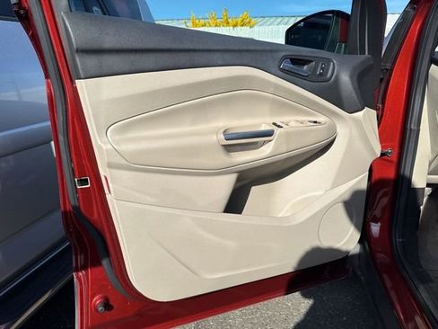 Used 2014 Ford Escape SE w/ Equipment Group 201A FWD image 8
