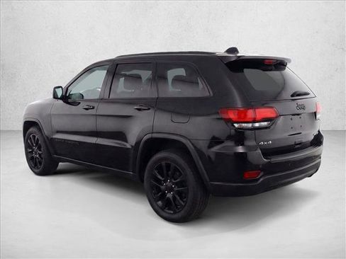 Used 2020 Jeep Grand Cherokee Altitude image 5