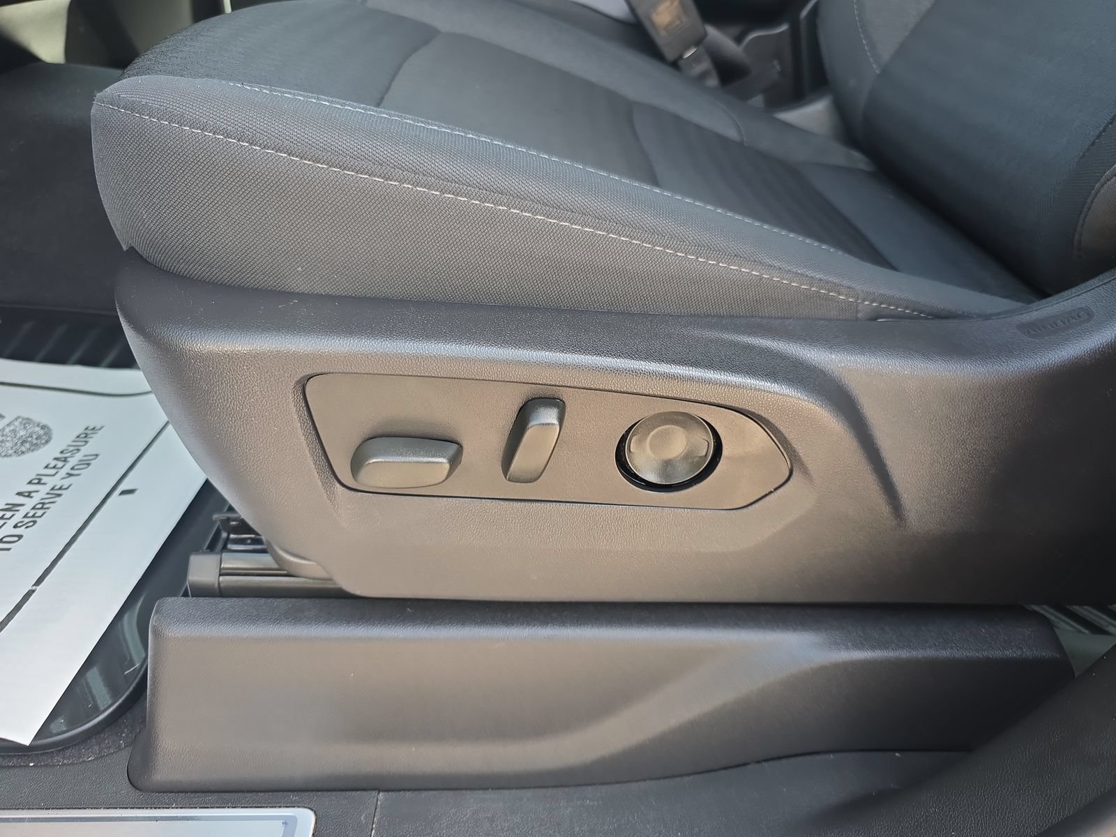 Used 2024 Chevrolet Silverado 1500 LT AWD/4WD image 15