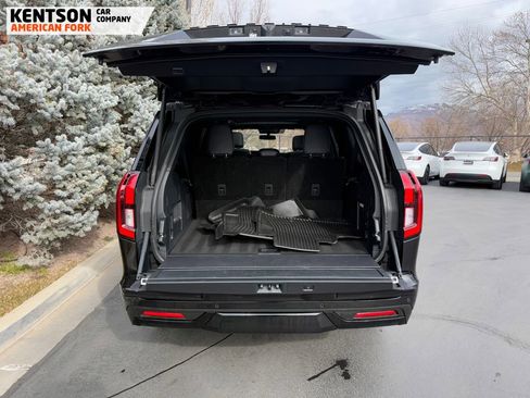 Used 2025 Ford Expedition Max Platinum w/ Stealth Appearance Package image 41