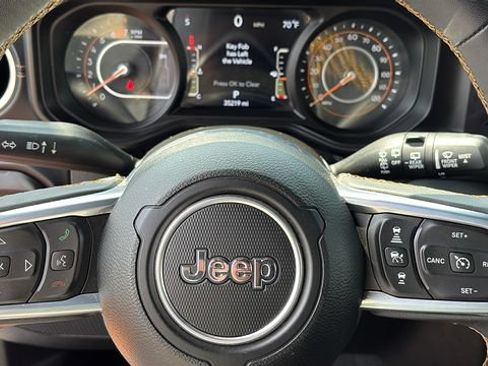 Used 2024 Jeep Wrangler Unlimited Sahara w/ Technology Group AWD/4WD image 10