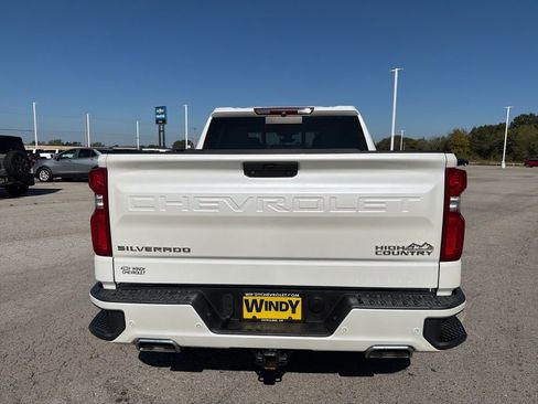 Used 2019 Chevrolet Silverado 1500 High Country w/ Technology Package AWD/4WD image 6