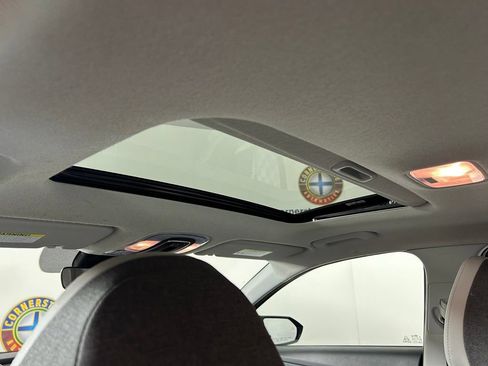 Used 2025 Hyundai Elantra Limited FWD image 14