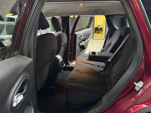 Used 2020 Jeep Cherokee Latitude w/ Cold Weather Group image 12