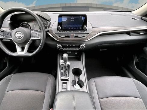 Used 2025 Nissan Altima 2.5 SV AWD/4WD image 15