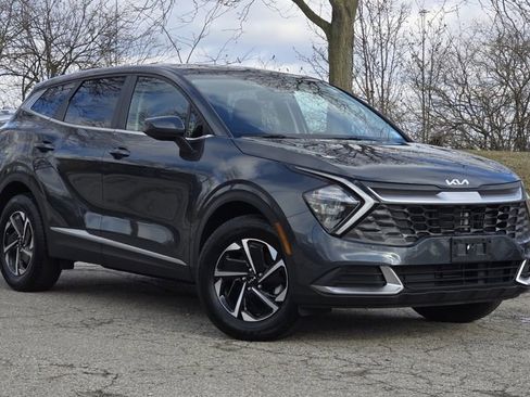 Used 2023 Kia Sportage LX image 2