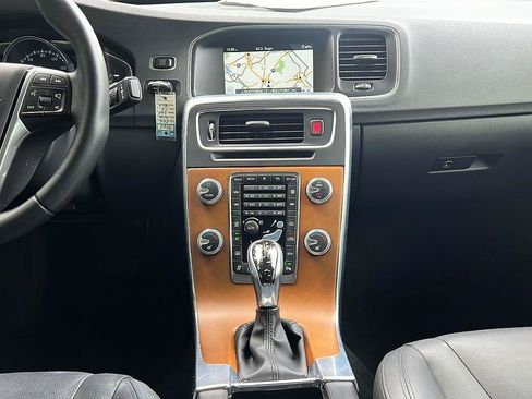 Used 2016 Volvo S60 T5 Inscription Platinum FWD image 12