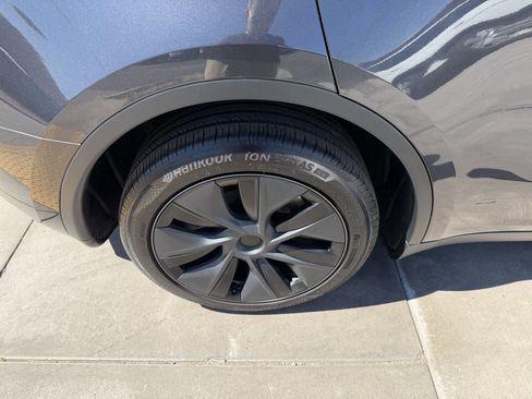 Used 2024 Tesla Model Y Long Range image 15