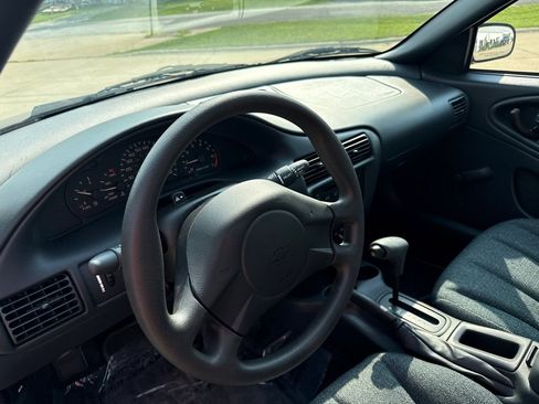 Used 2004 Chevrolet Cavalier Coupe w/ Preferred Equipment Group FWD image 17