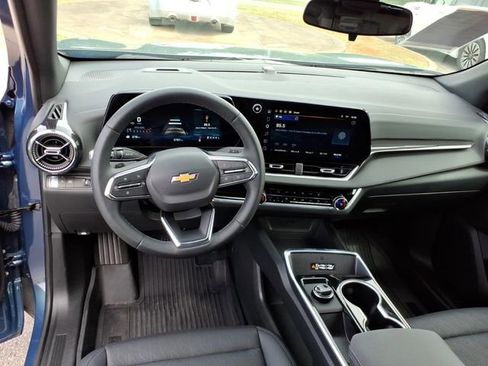 Used 2026 Chevrolet Equinox LT w/ Convenience Package II FWD image 7