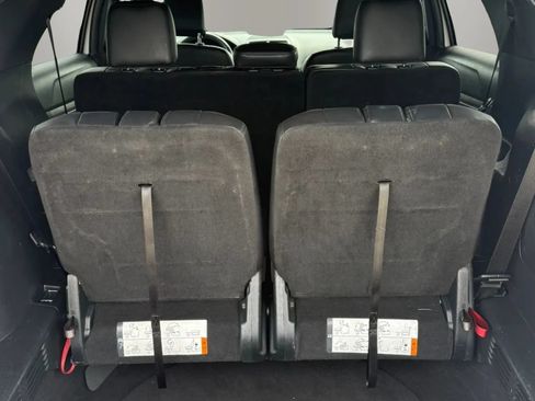 Used 2019 Ford Explorer XLT w/ Equipment Group 202A FWD image 10