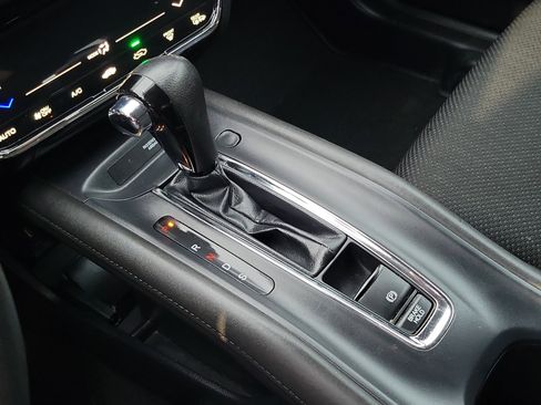 Used 2018 Honda HR-V EX image 13