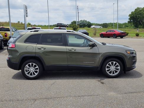 Used 2021 Jeep Cherokee Latitude FWD image 7