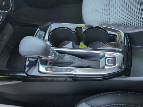 Used 2025 Chevrolet Trax LT w/ LT Convenience Package image 15