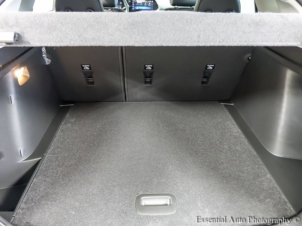 New 2026 Chevrolet Trax LT w/ LT Convenience Package FWD image 17