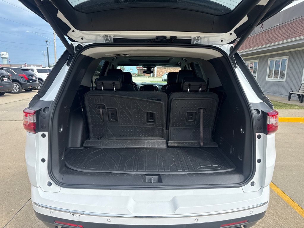 Used 2019 Chevrolet Traverse Premier w/ Driver Confidence II Package FWD image 14