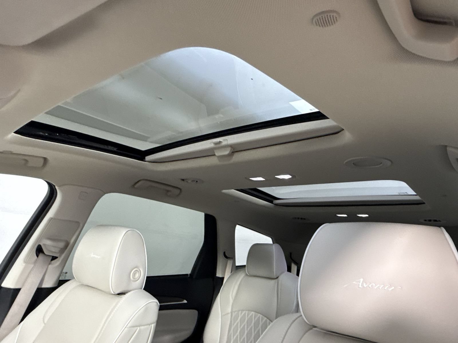 Used 2024 Buick Enclave Avenir w/ Trailering Package, 5000 lbs. AWD/4WD image 18
