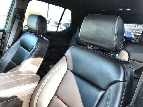 Used 2023 Chevrolet Traverse LT AWD/4WD image 11