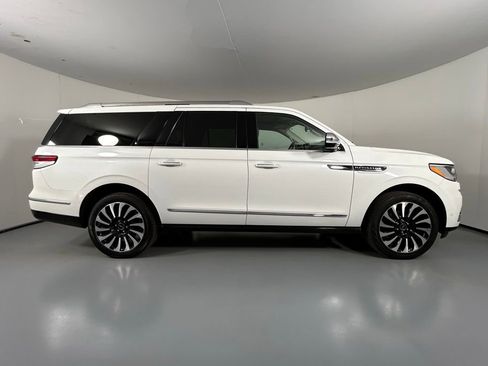 Used 2022 Lincoln Navigator L Black Label AWD/4WD image 8