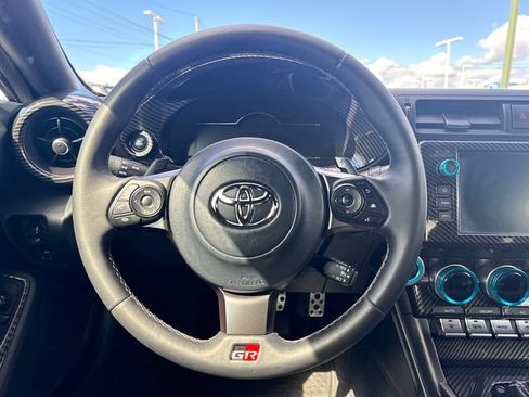 Used 2025 Toyota GR86 Premium w/ ALL Weather Mat Package (TMS) RWD image 18