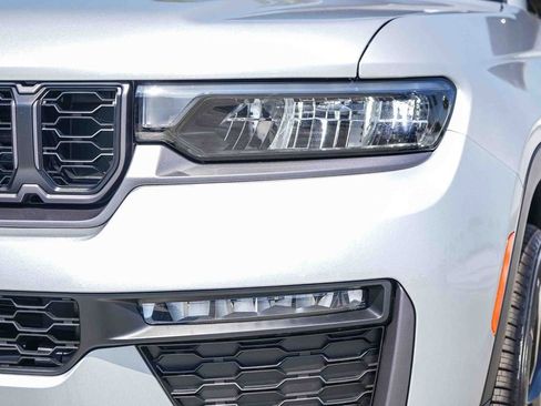 New 2026 Jeep Grand Cherokee Limited w/ Limited Altitude Package AWD/4WD image 5
