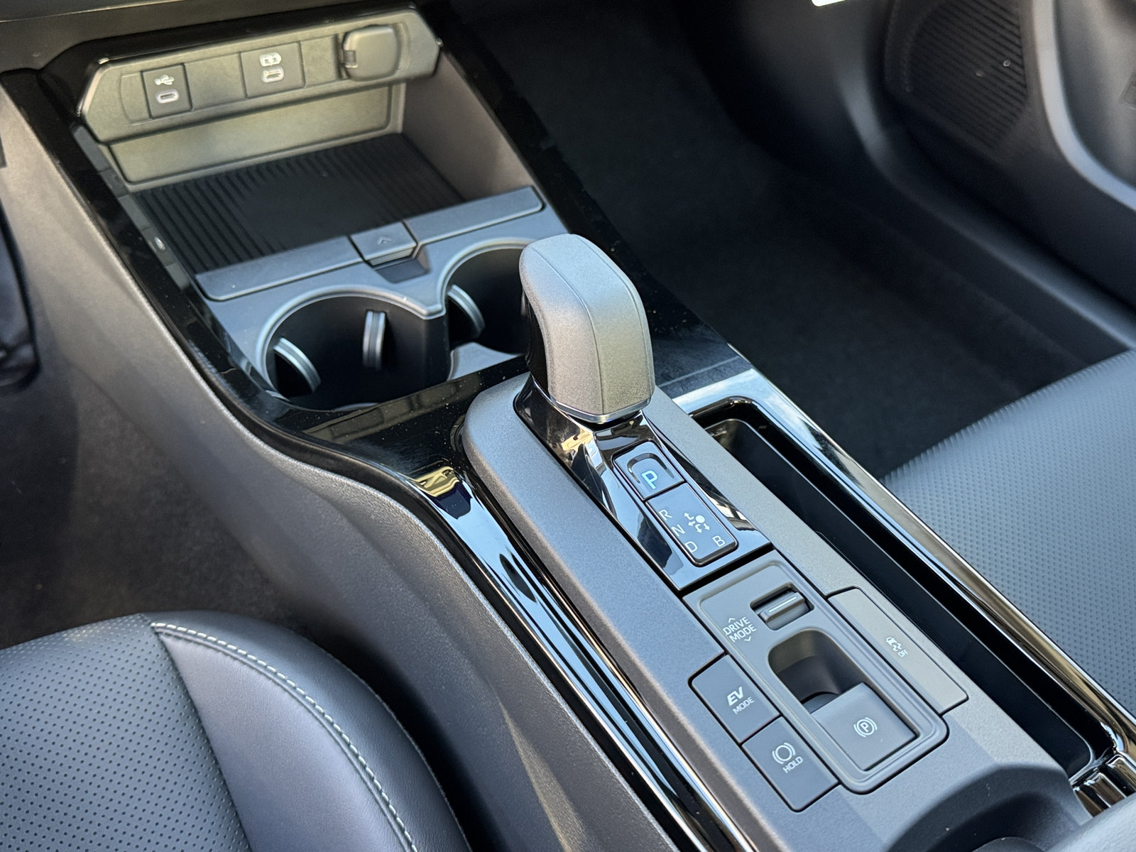 New 2027 Toyota Prius XLE FWD image 19