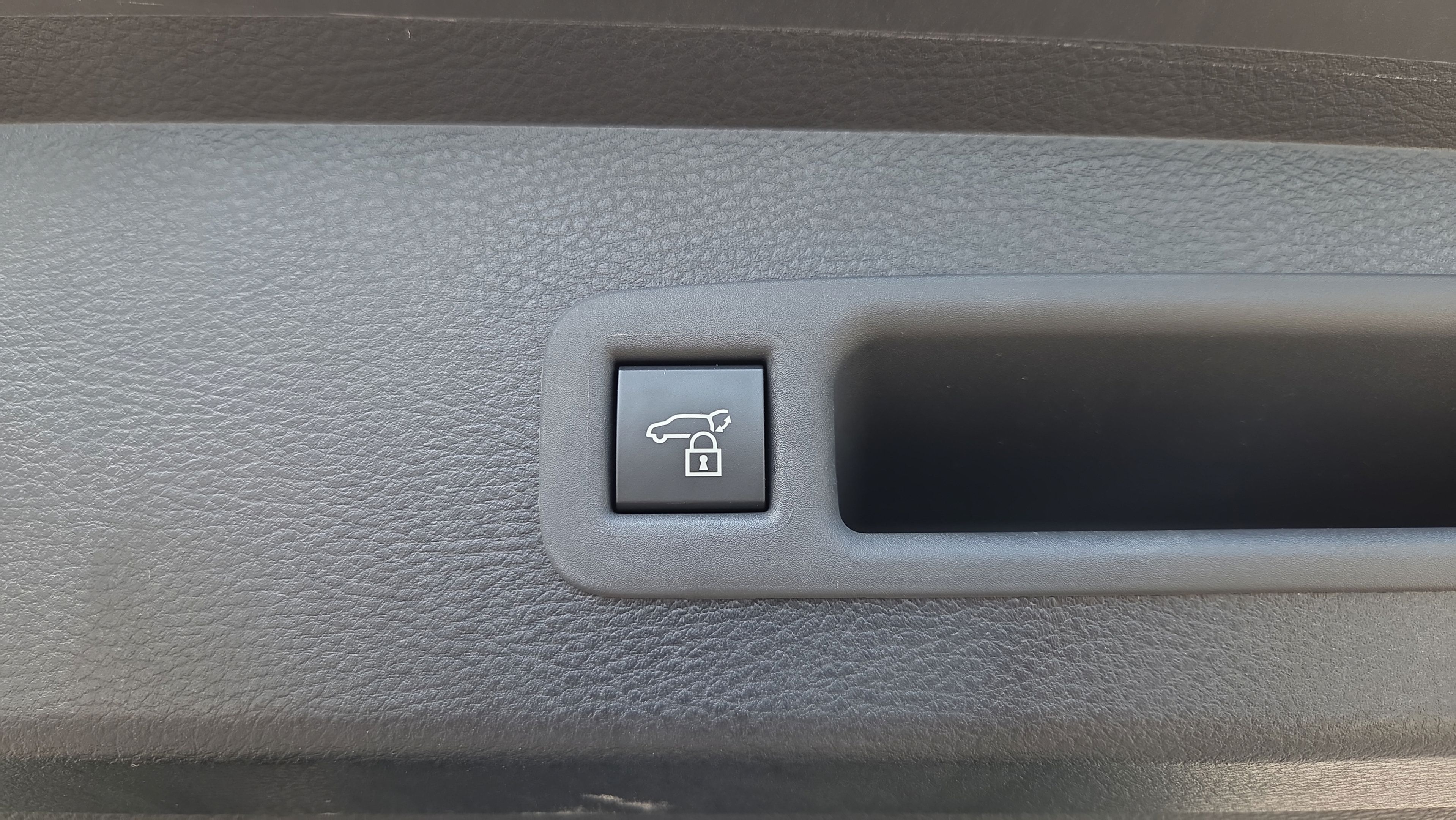 Certified 2026 Toyota Sienna Limited AWD/4WD image 10
