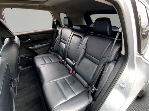 Used 2023 Nissan Rogue SL w/ SL Premium Package image 16