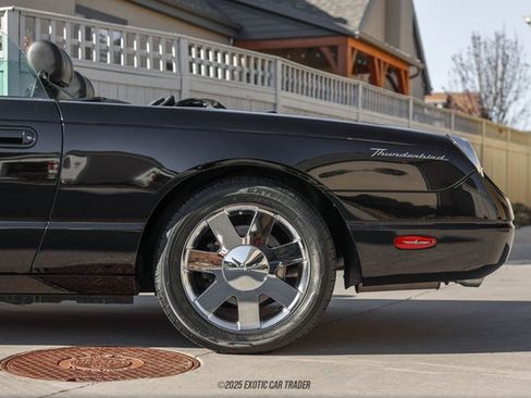 Used 2002 Ford Thunderbird Deluxe image 5