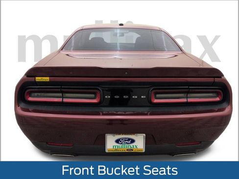 Used 2022 Dodge Challenger SXT image 34