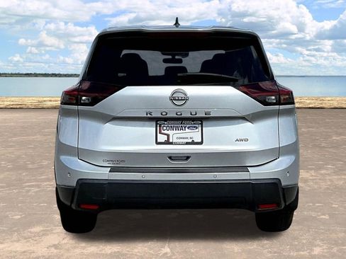 Used 2024 Nissan Rogue S image 7