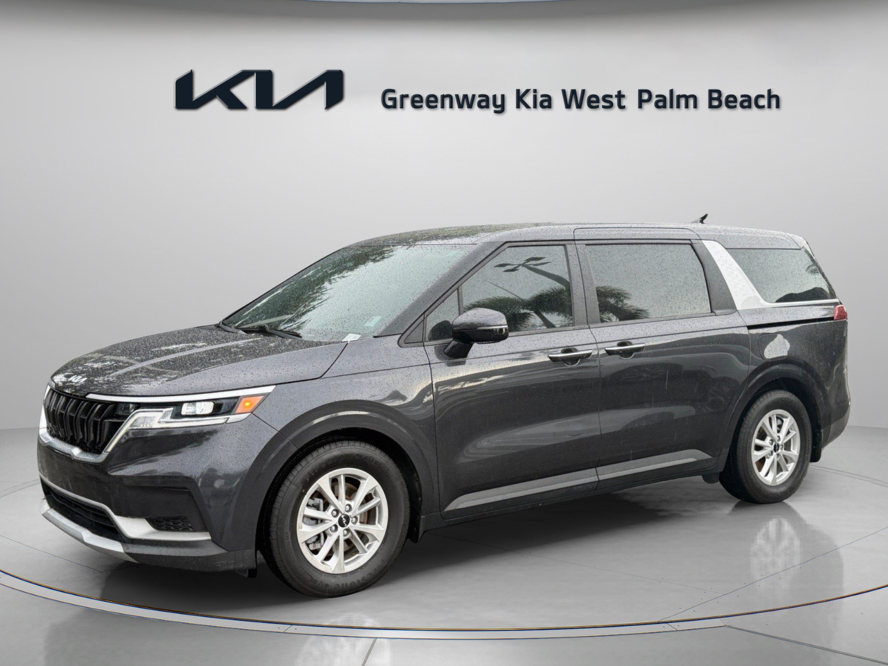 Used 2022 Kia Carnival LX FWD image 3