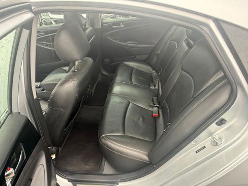 Used 2012 Hyundai Sonata Limited w/ Navigation Pkg FWD image 12