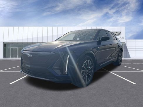 Certified 2024 Cadillac Lyriq Sport image 4