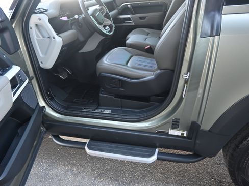 Used 2021 Land Rover Defender 90 First Edition image 38