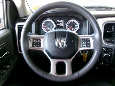 Used 2024 RAM 1500 Classic SLT image 8