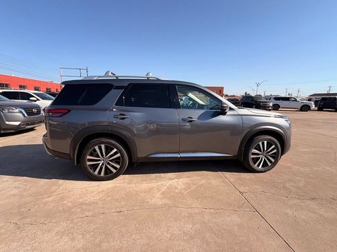 Used 2025 Nissan Pathfinder Platinum w/ Cargo Package FWD image 9