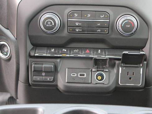 Used 2025 Chevrolet Silverado 2500 W/T w/ WT/CX Safety Package AWD/4WD image 29