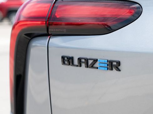 Used 2024 Chevrolet Blazer EV RS RWD image 12