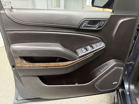 Used 2020 Chevrolet Suburban LT AWD/4WD image 27