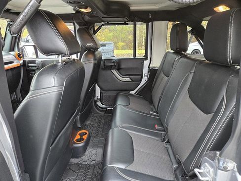 Used 2016 Jeep Wrangler Unlimited Sport image 11