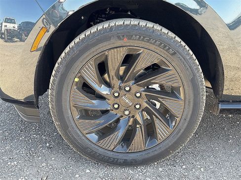 New 2026 Lincoln Navigator L Reserve w/ Jet Appearance Package image 6